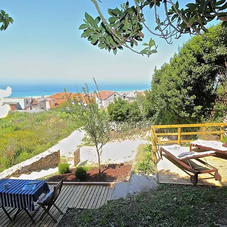 Sleeps 5 With Pool Razo da Costa